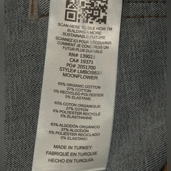 FRAME LE MINI BOOT
Women's Le Mini Boot Outseam Slit Jeans size 28 $268 - Picture 15 of 16